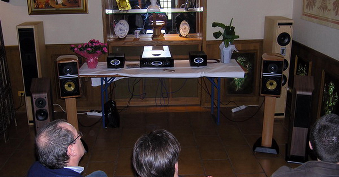 2006 - 03 - Salon HCFR - Kora 1.JPG